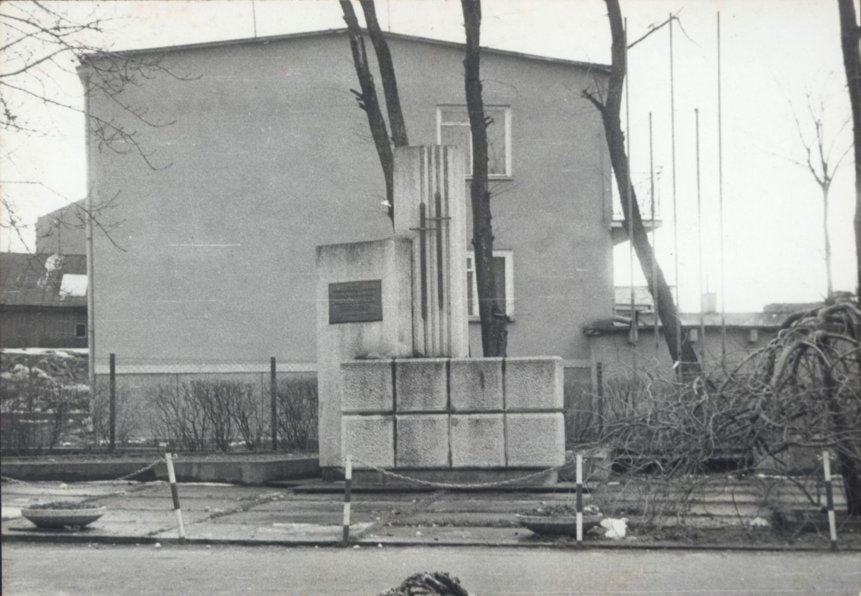 004 – Pomnik „Bohaterów Chodakowa” 